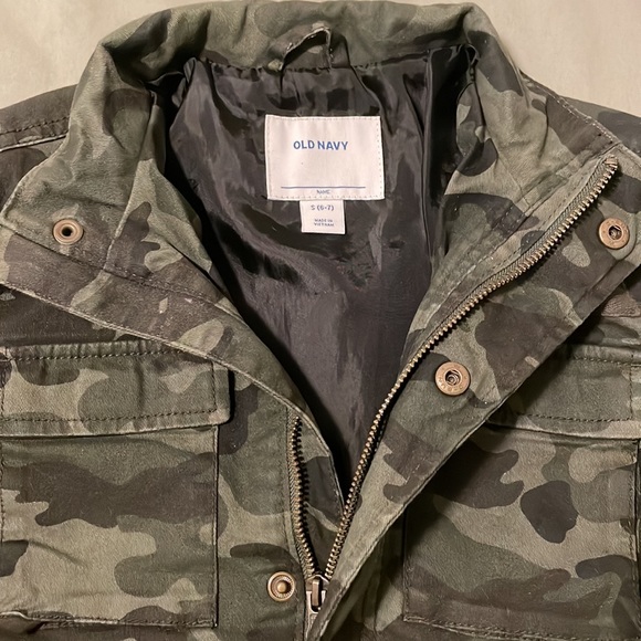 Old Navy Camouflage boys jacket Size youth 6-7 *Great Condition* - Picture 4 of 8